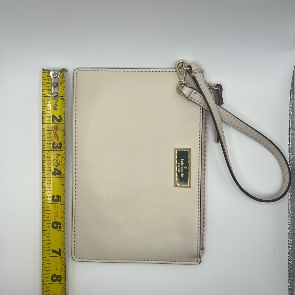 Kate Spade Wristlet Beige Taupe Leather Wallet 7.25" x 4.75" - Picture 5 of 5
